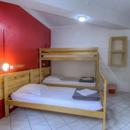 L'auberge De فندق غافارني